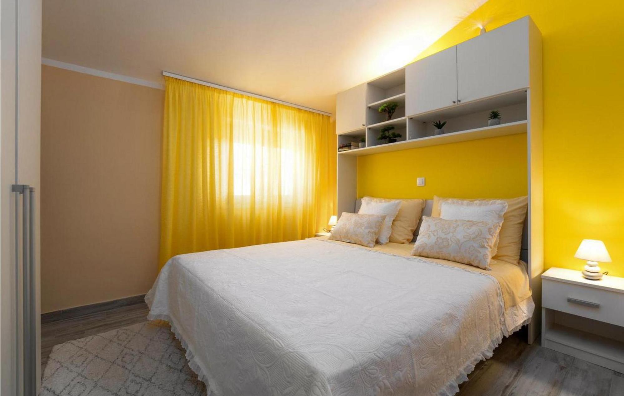 Sunshine Apartment