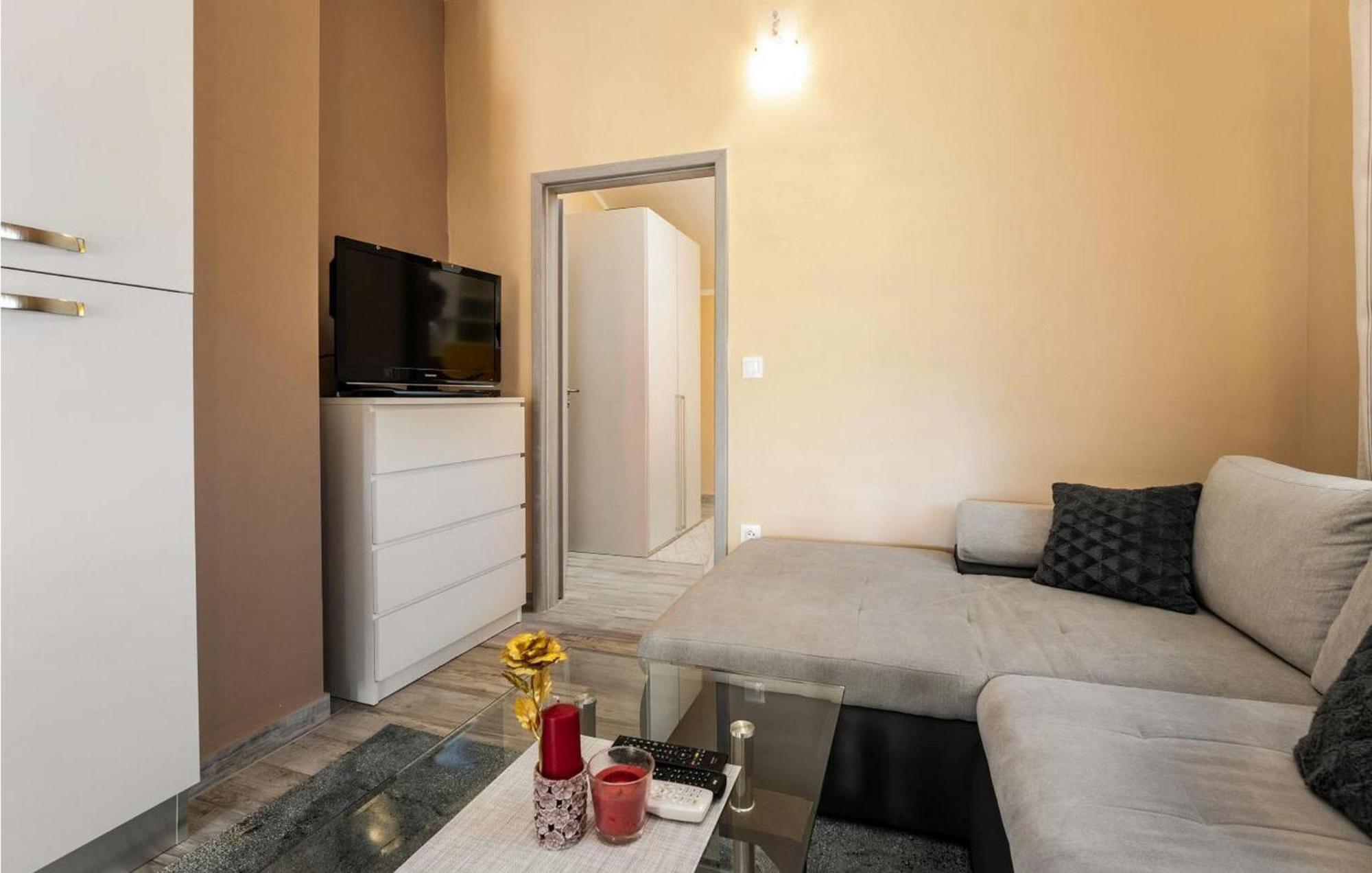 Sunshine Apartment